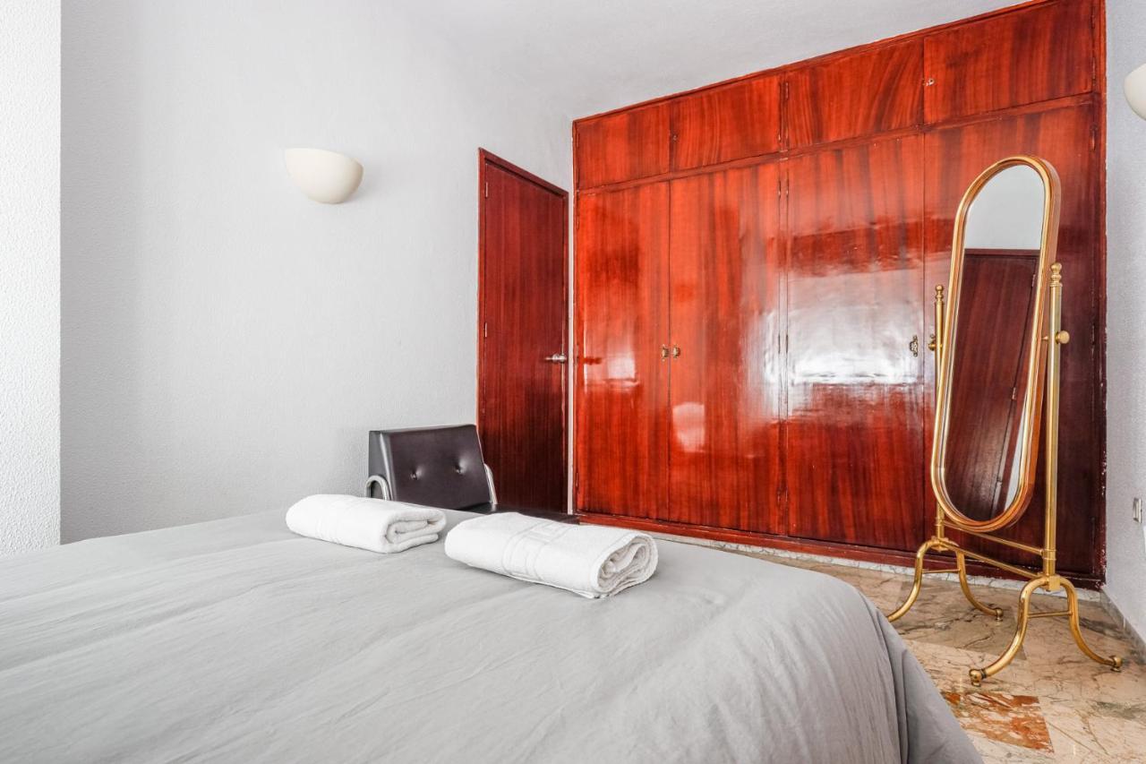 Puerta De Carmona Apartment Seville Exterior photo