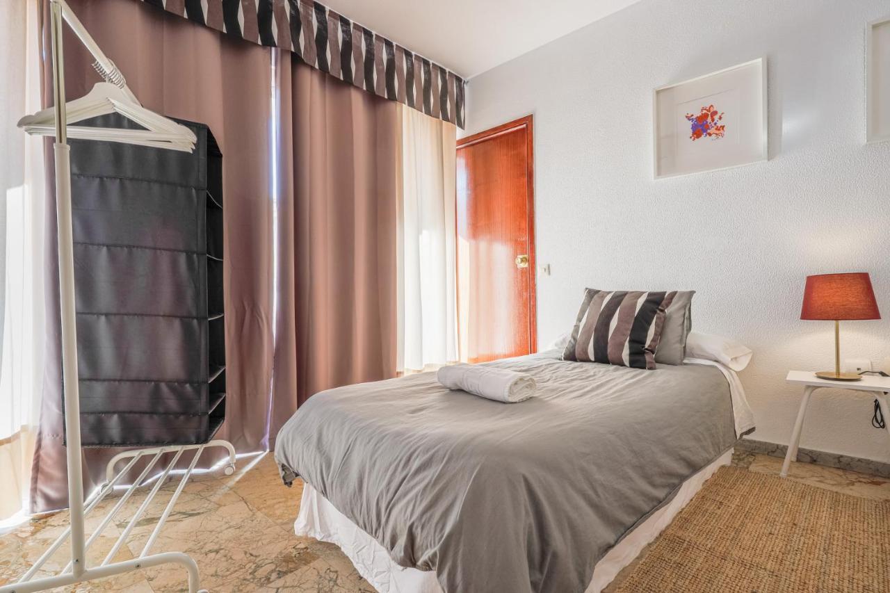 Puerta De Carmona Apartment Seville Exterior photo