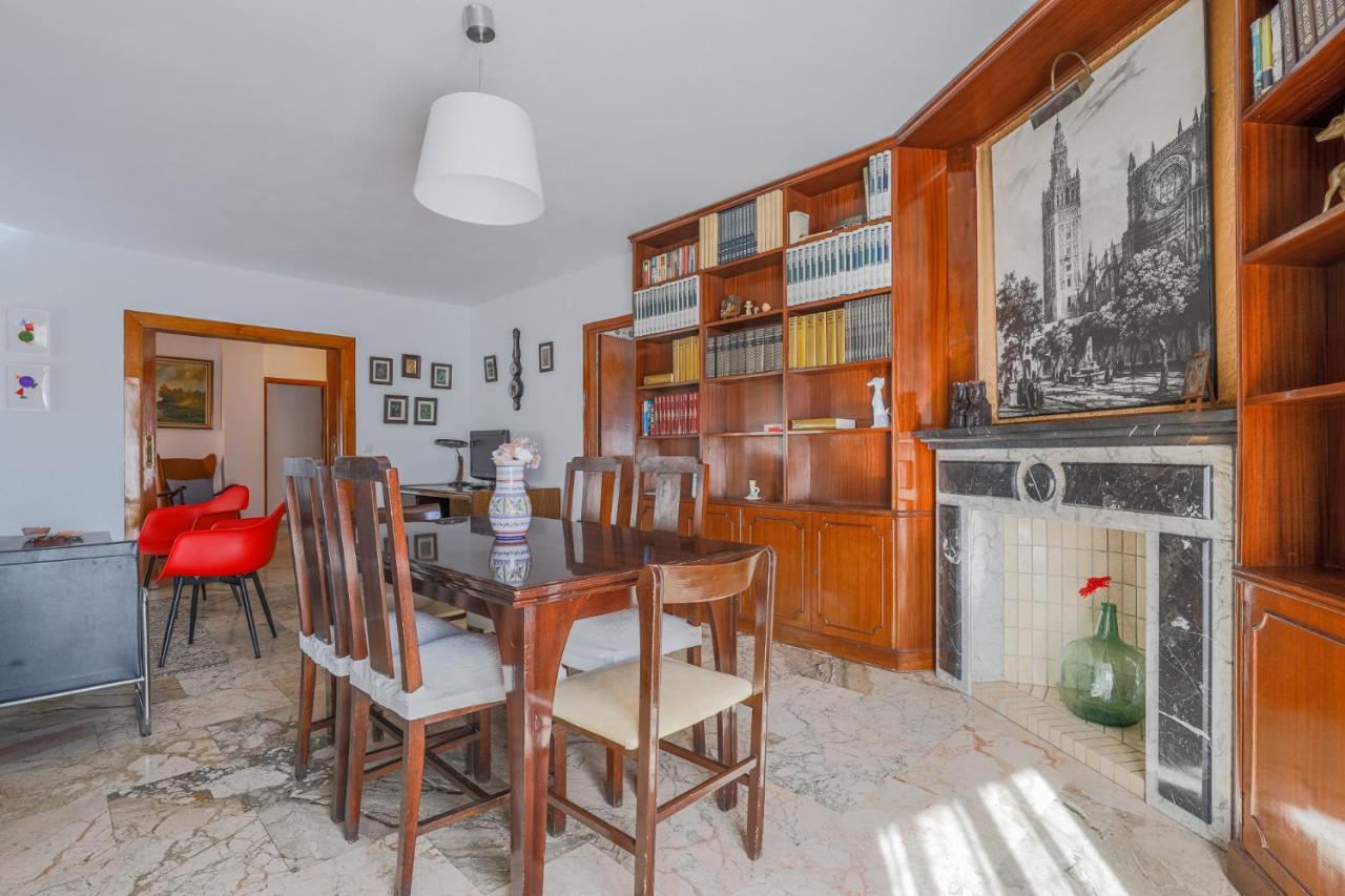 Puerta De Carmona Apartment Seville Exterior photo