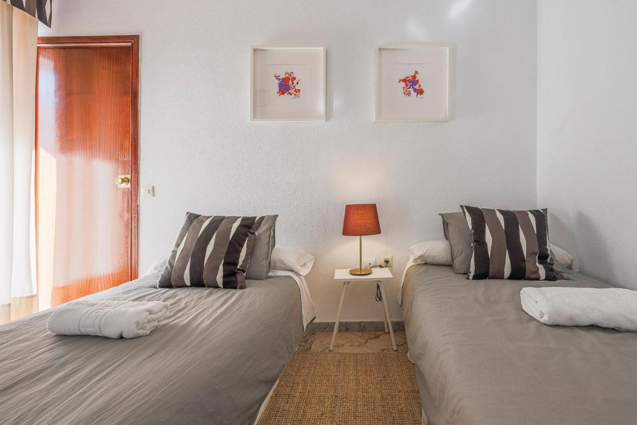 Puerta De Carmona Apartment Seville Exterior photo