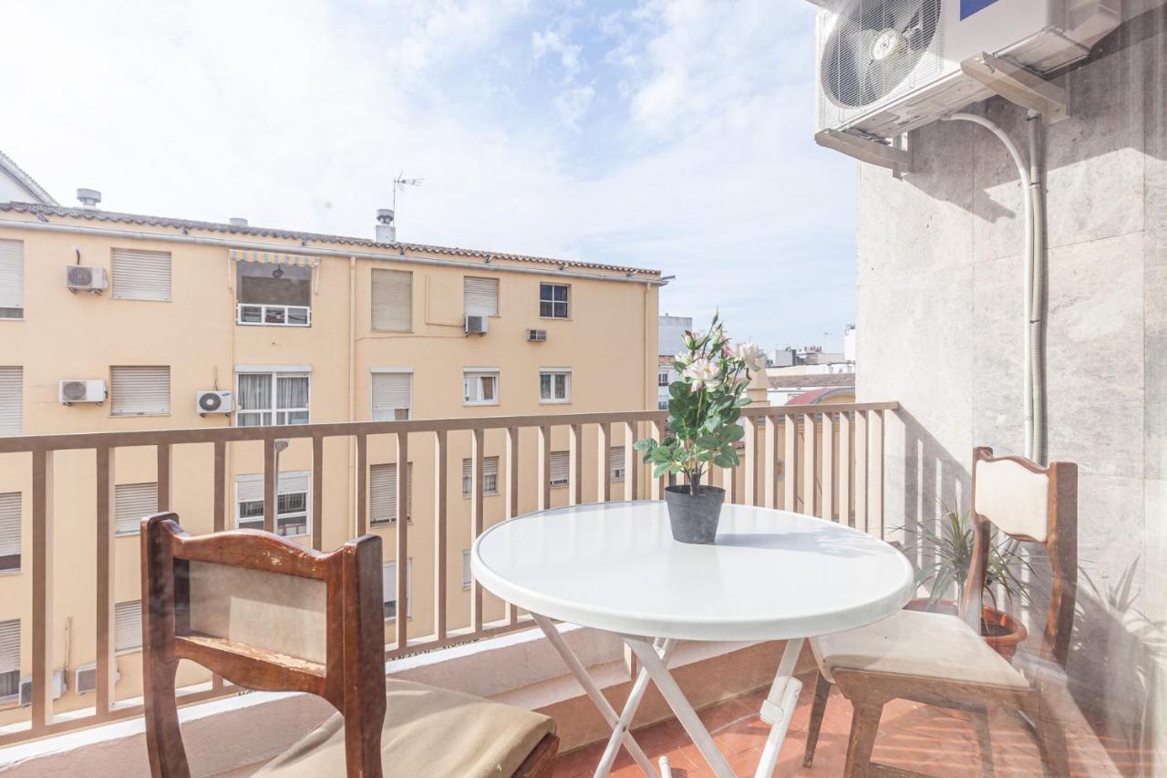 Puerta De Carmona Apartment Seville Exterior photo